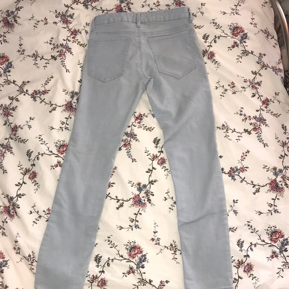 F21 Light Wash Skinny Jeans - Picture 2 of 2